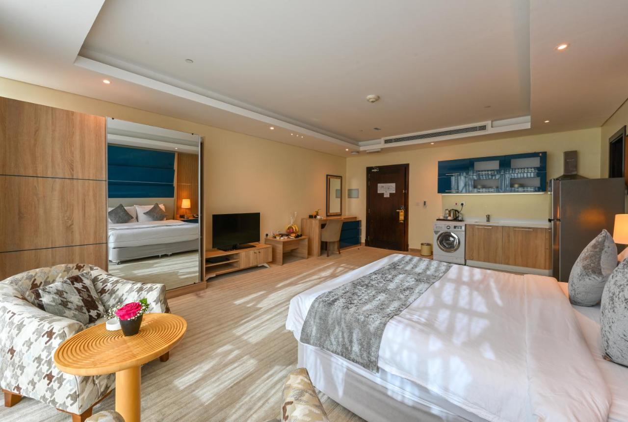 Al Mansour Suites Hotel Doha Exteriör bild