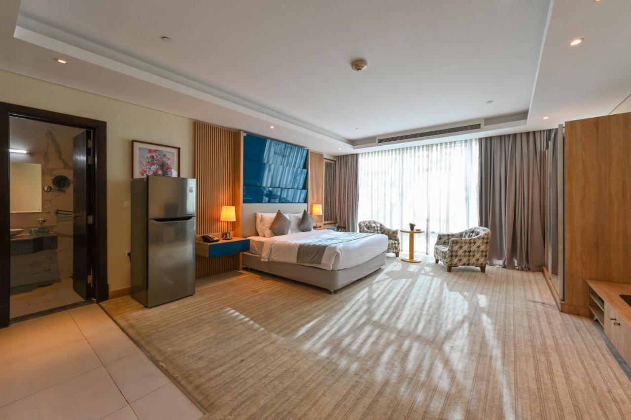Al Mansour Suites Hotel Doha Exteriör bild