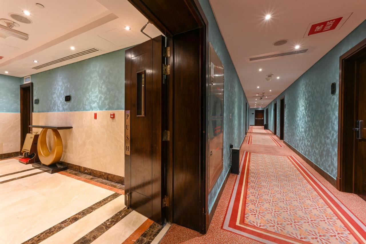 Al Mansour Suites Hotel Doha Exteriör bild
