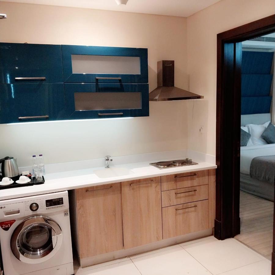 Al Mansour Suites Hotel Doha Exteriör bild