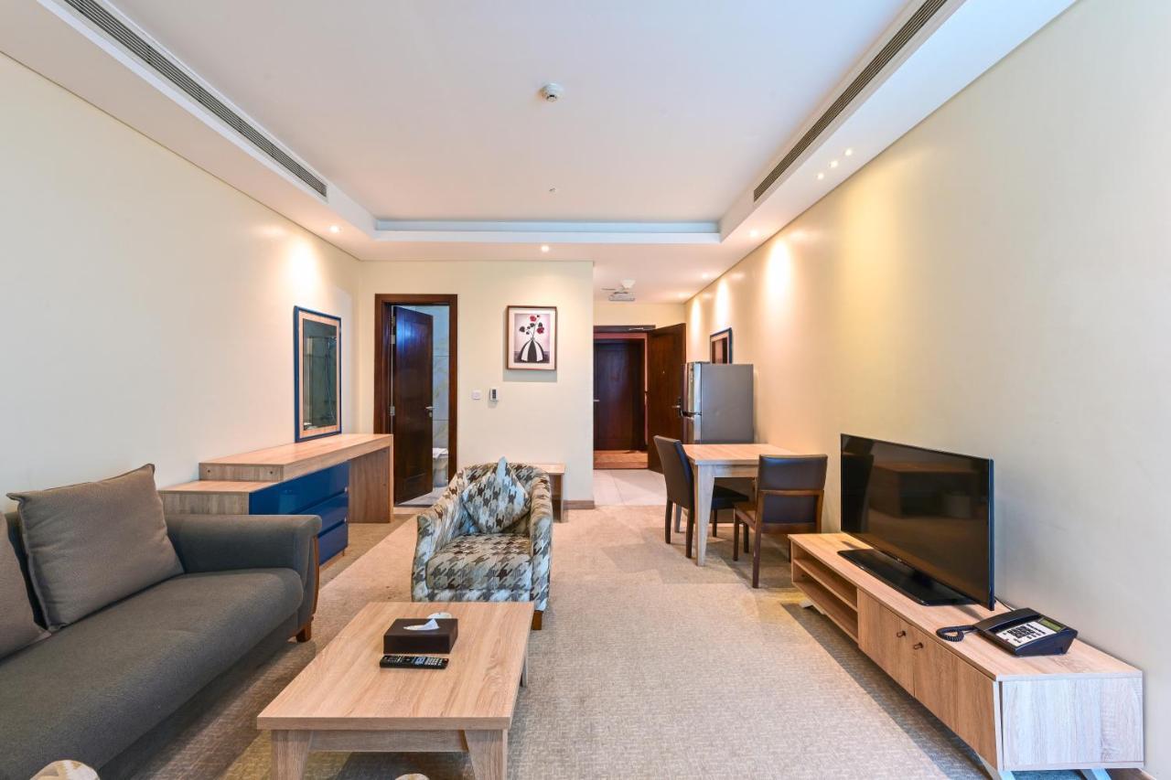 Al Mansour Suites Hotel Doha Exteriör bild