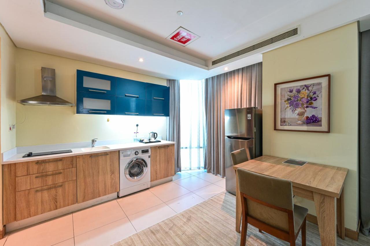 Al Mansour Suites Hotel Doha Exteriör bild
