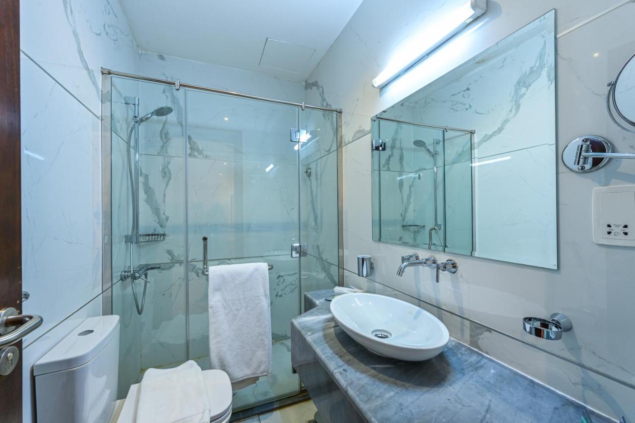 Al Mansour Suites Hotel Doha Exteriör bild
