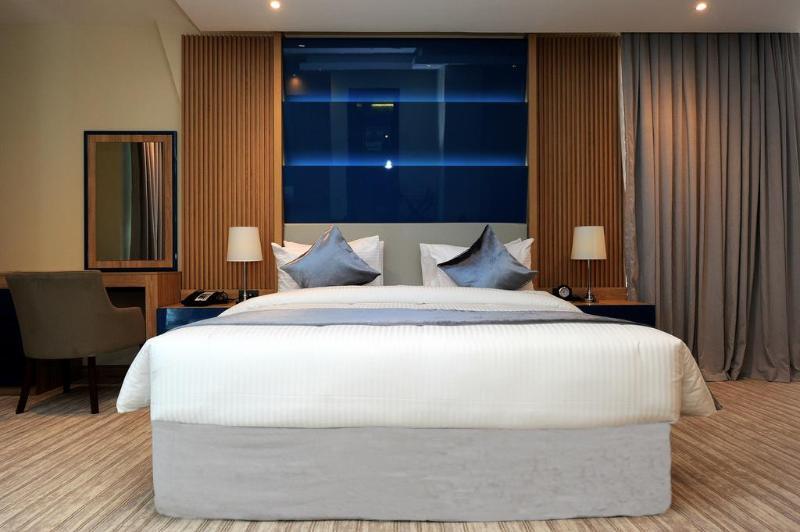 Al Mansour Suites Hotel Doha Exteriör bild