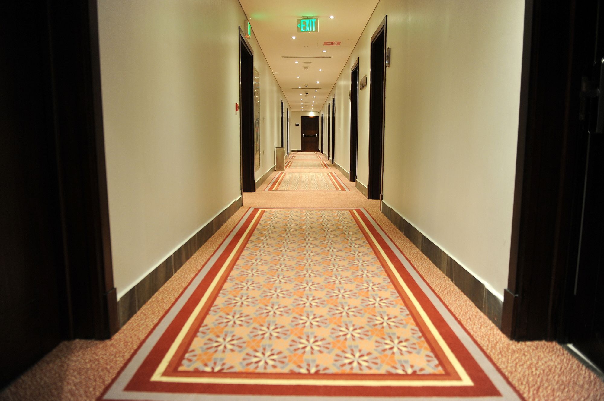 Al Mansour Suites Hotel Doha Exteriör bild